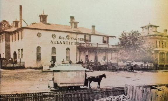 Sunset over the Mississippi river 